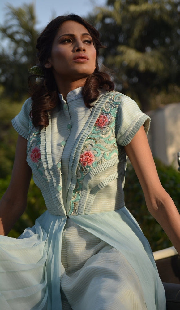 EMBROIDERED SET Yashodhara
