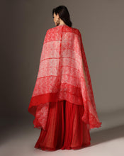 Load image into Gallery viewer, Shibori kurti set with cape
