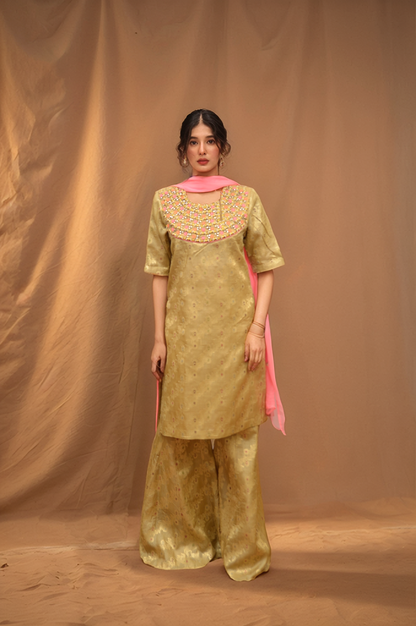 Sale Outfit - Size M
