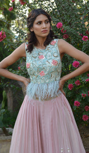 FEATHERS EMBROIDERED SET
