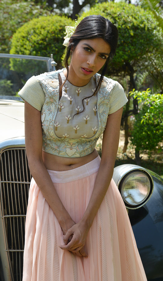 EMBROIDERED SET