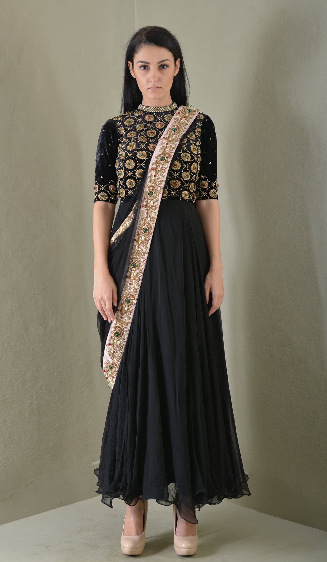 BLACK EMBROIDERED SET