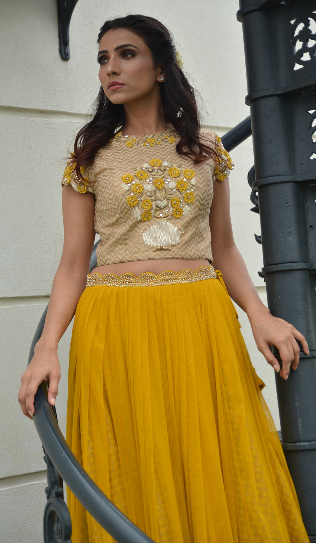 EMBROIDERED SET