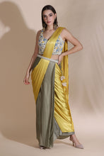 Load image into Gallery viewer, Anchor Flower Blouse With Draped Saree
