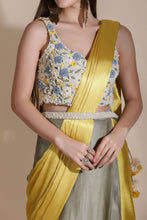 Load image into Gallery viewer, Anchor Flower Blouse With Draped Saree
