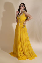 Load image into Gallery viewer, Persian Dori Corset With Organza Palazzo And moti Jaal Scallop Jacket
