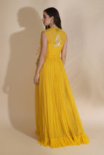 Load image into Gallery viewer, Persian Dori Corset With Organza Palazzo And moti Jaal Scallop Jacket
