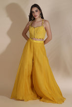 Load image into Gallery viewer, Persian Dori Corset With Organza Palazzo And moti Jaal Scallop Jacket
