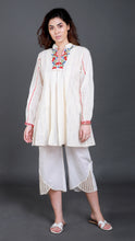 Load image into Gallery viewer, Strawberry Yoke Tunic
